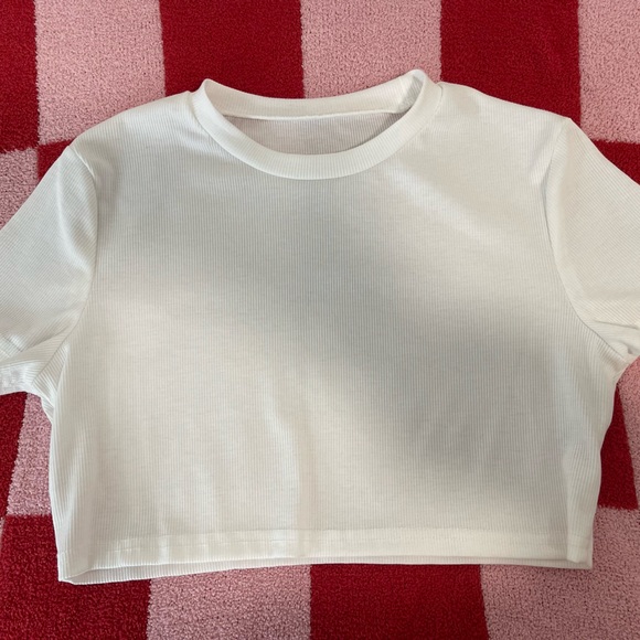 Crop top - Picture 1 of 2